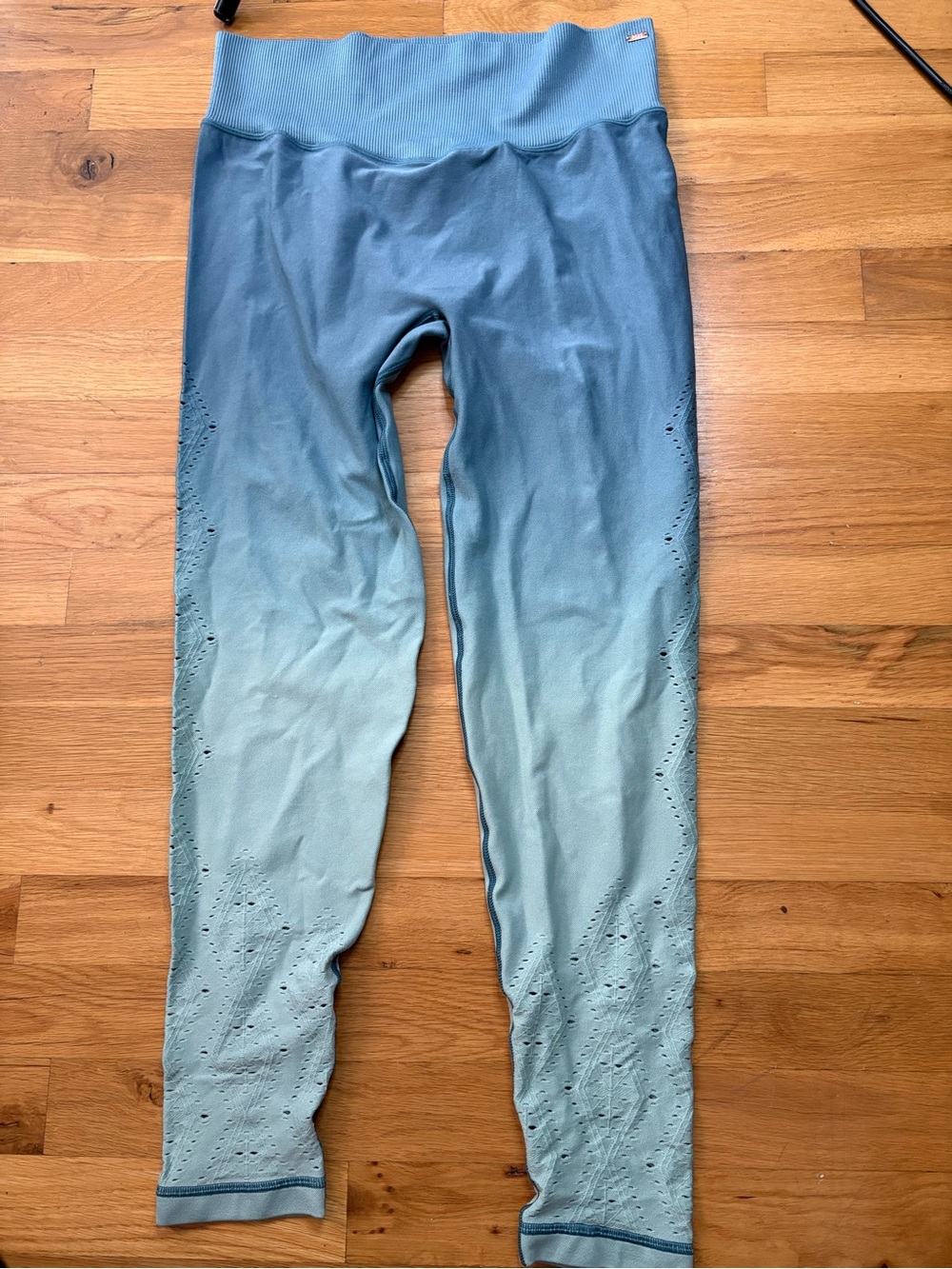 NWT VSPINK ACTIVE Teal Blue Athletic leggings. Mermaid like colors